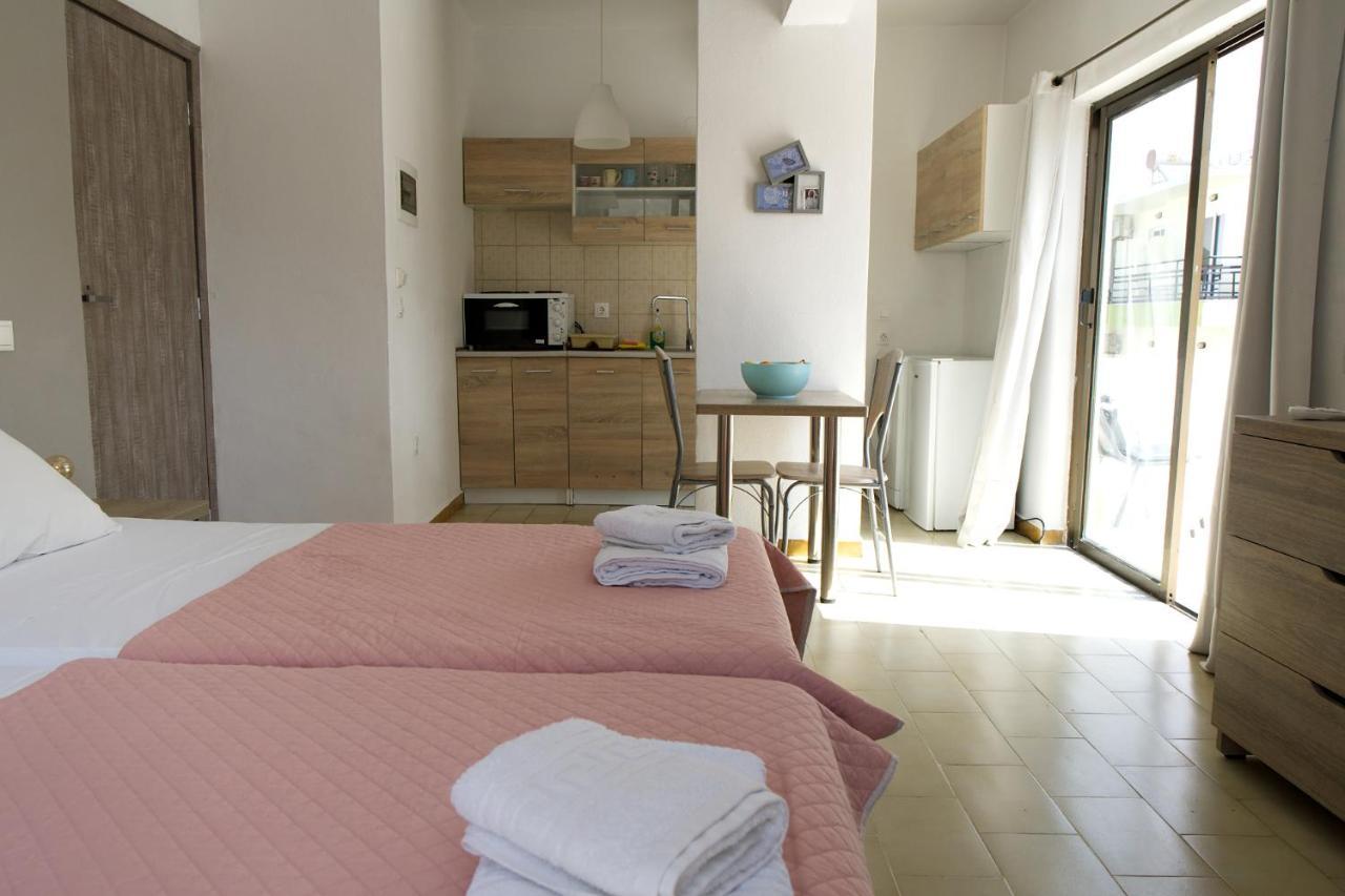 Lilian'S Seaview-Party Street-Youth Studios Rhodes City ภายนอก รูปภาพ