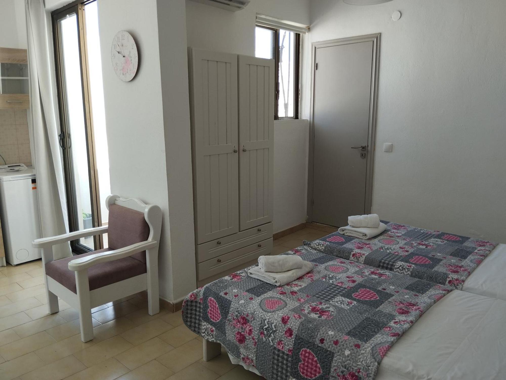 Lilian'S Seaview-Party Street-Youth Studios Rhodes City ภายนอก รูปภาพ