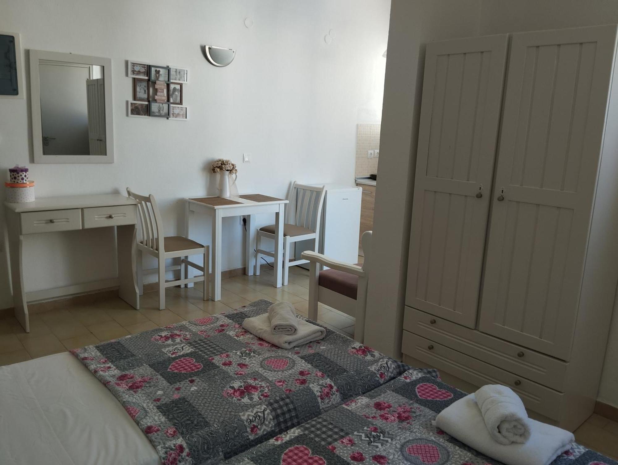 Lilian'S Seaview-Party Street-Youth Studios Rhodes City ภายนอก รูปภาพ