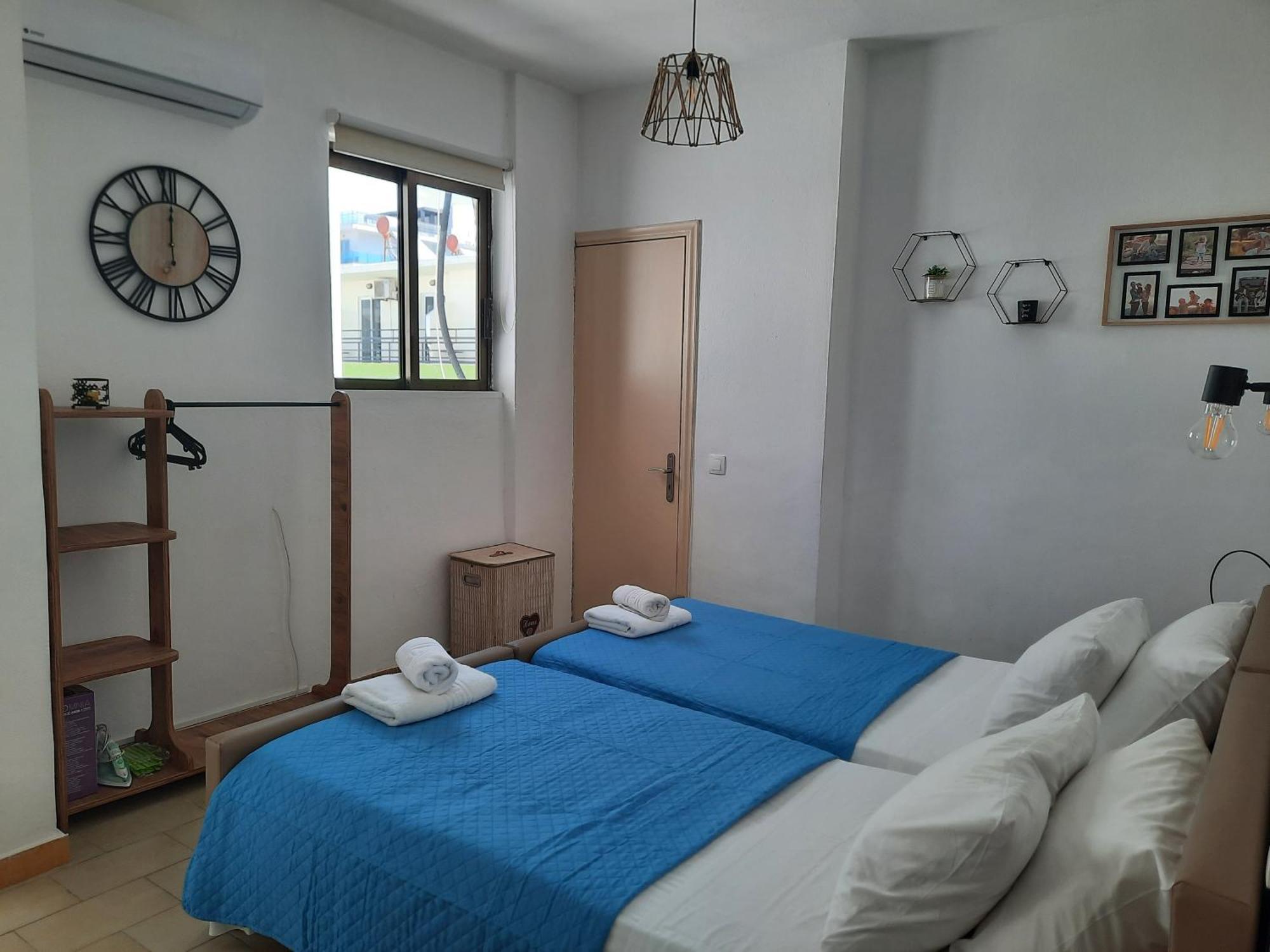 Lilian'S Seaview-Party Street-Youth Studios Rhodes City ภายนอก รูปภาพ