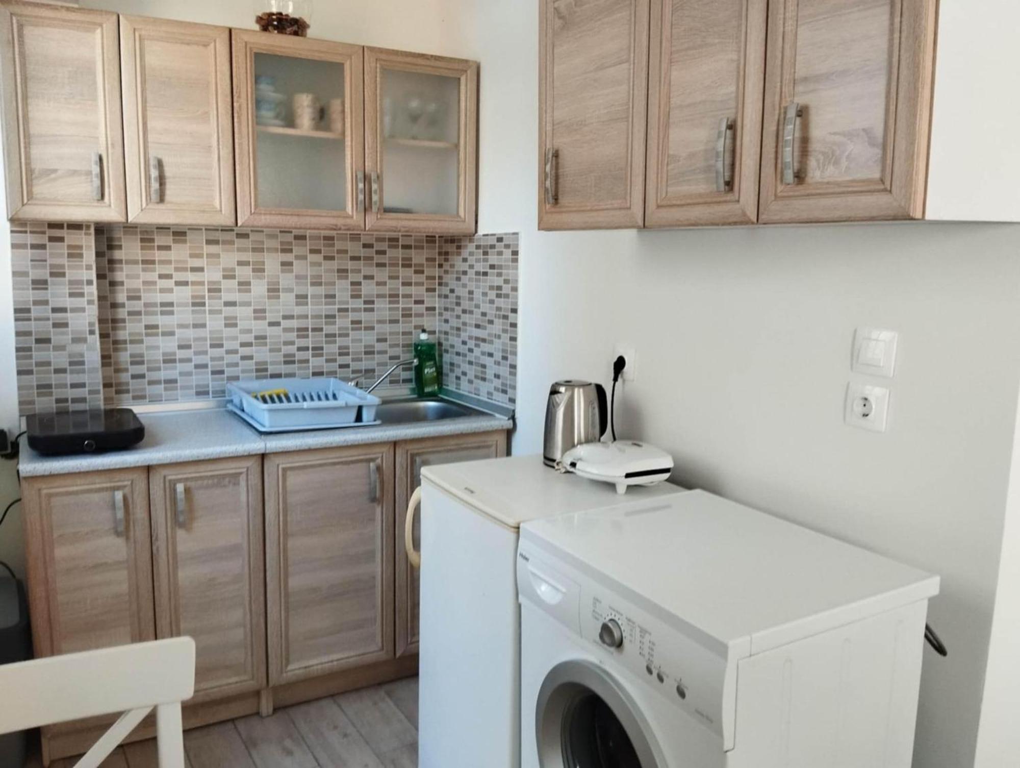Lilian'S Seaview-Party Street-Youth Studios Rhodes City ภายนอก รูปภาพ